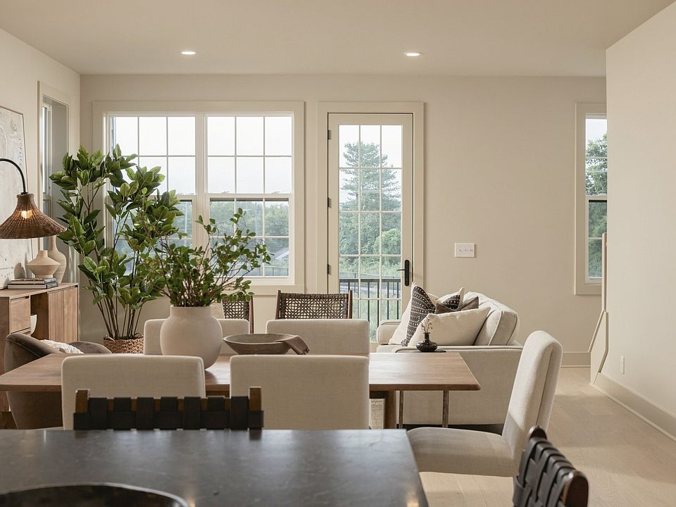 1st image of 400 Hudson Way