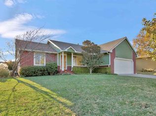4613 Farmstead St, Bel Aire, KS 67220