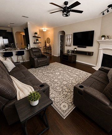 3rd image of 321 Avila Ln