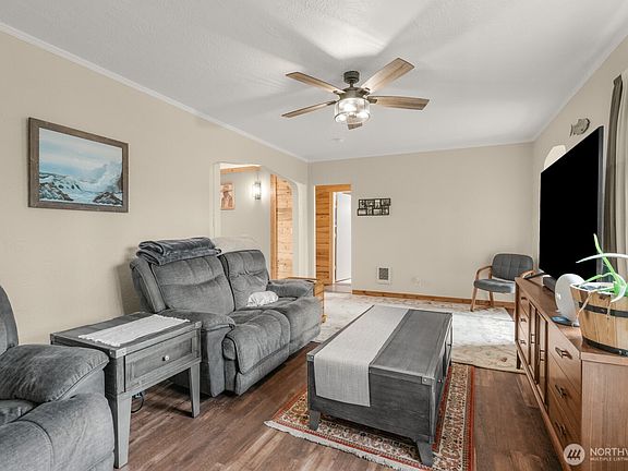 4th image of 1804 E Terrace Way