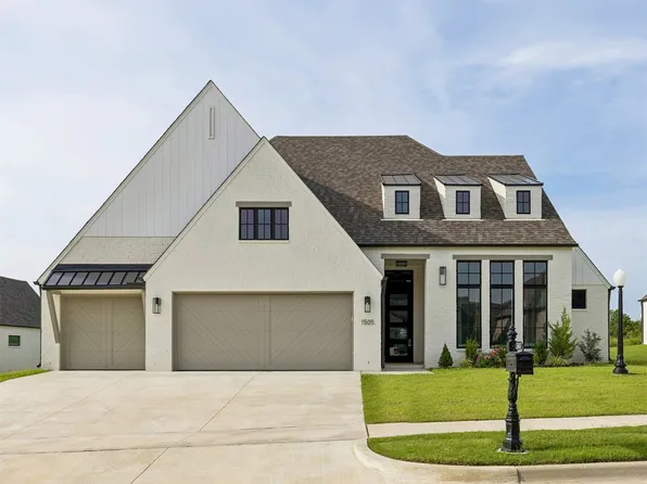 1505 Cedarwood Dr, Claremore, OK 74017