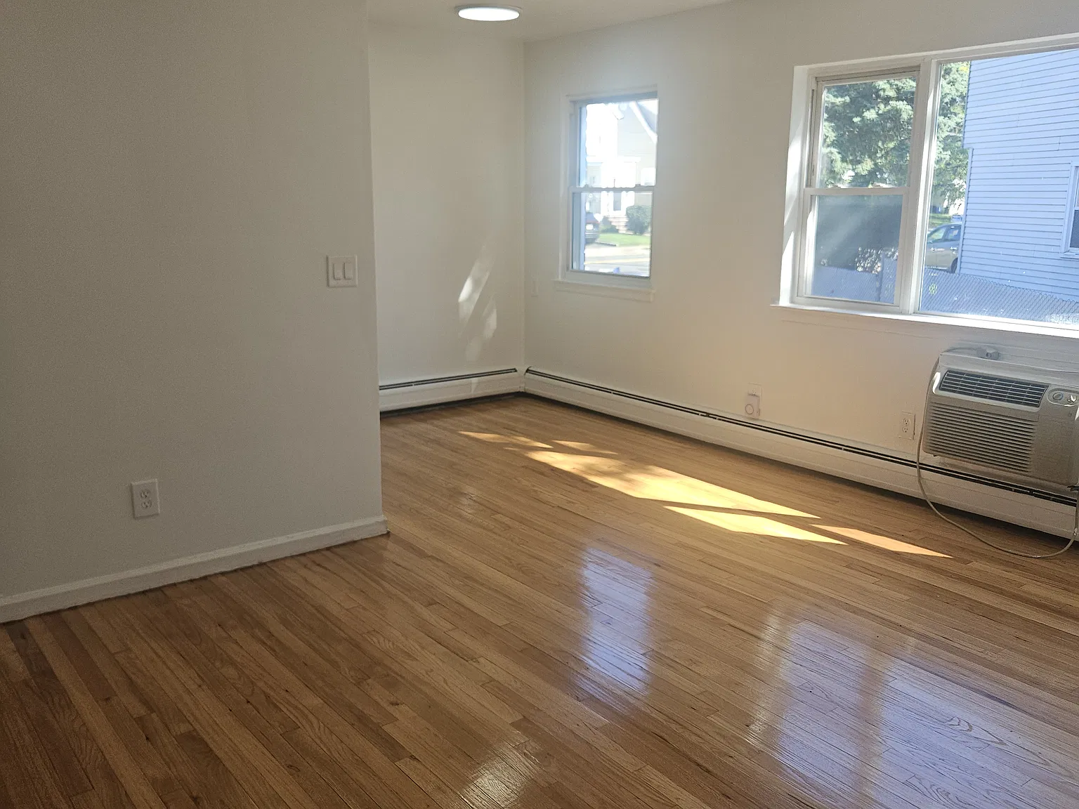 114 River Rd — Photo 3