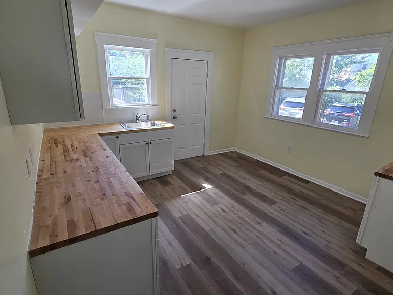 2409 Colburn Ave — Photo 7