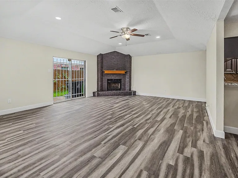 7907 Chancel Dr — Photo 7