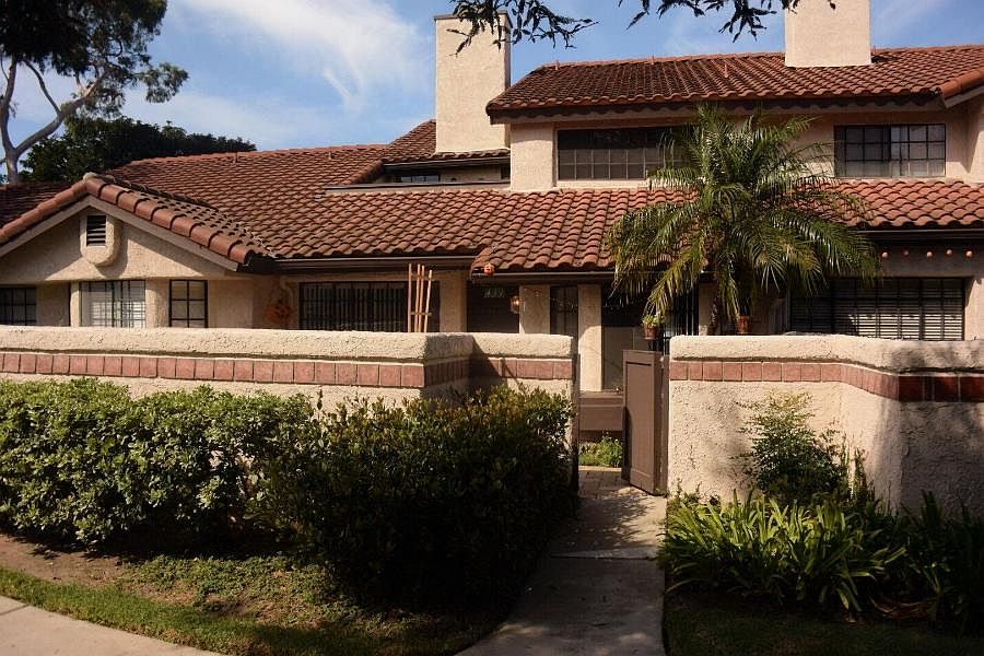 1st image of 439 Las Palomas Dr