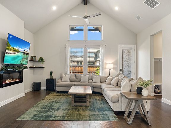 5th image of 2270 English Ivy Rd