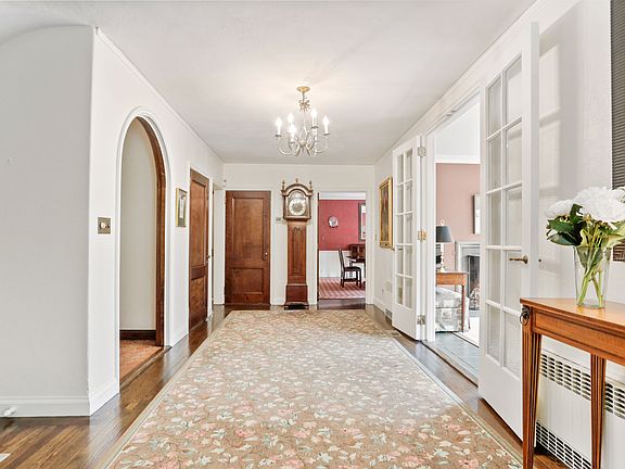 19 Meadow Ln Greenwich CT-print-048-046-006-4200x2800-300dpi.jpg