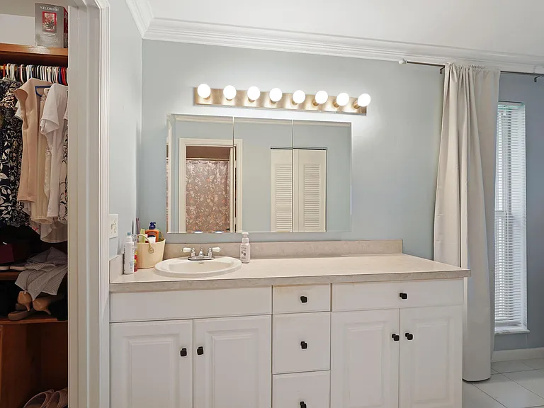 2835 SW 13th St #201 — Photo 25