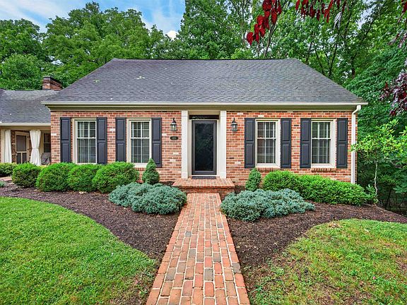 5th image of 403 Ridgecrest Ln