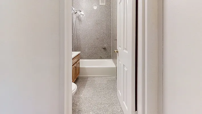 Rented by Nest Seekers International | media 10