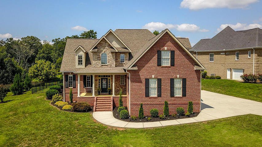 1st image of 1302 Woodland Trce