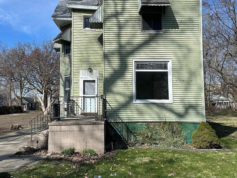 1st image of 1529 N Bigelow St #1