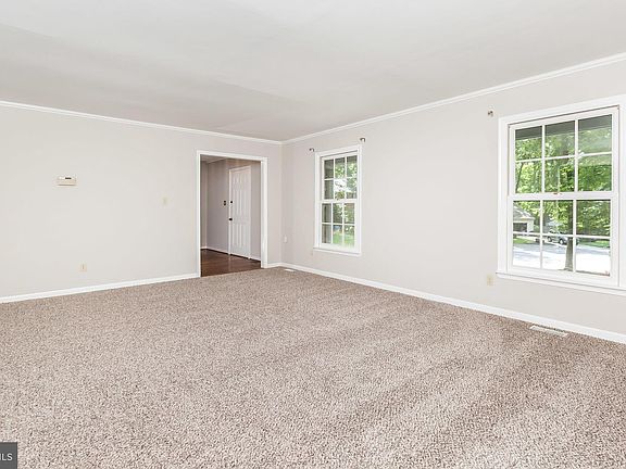 3rd image of 444 Alfreton Ct