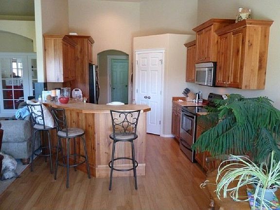 2nd image of 1560 Lawndale Dr