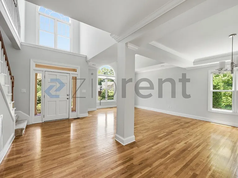 73201 Burrington — Photo 4