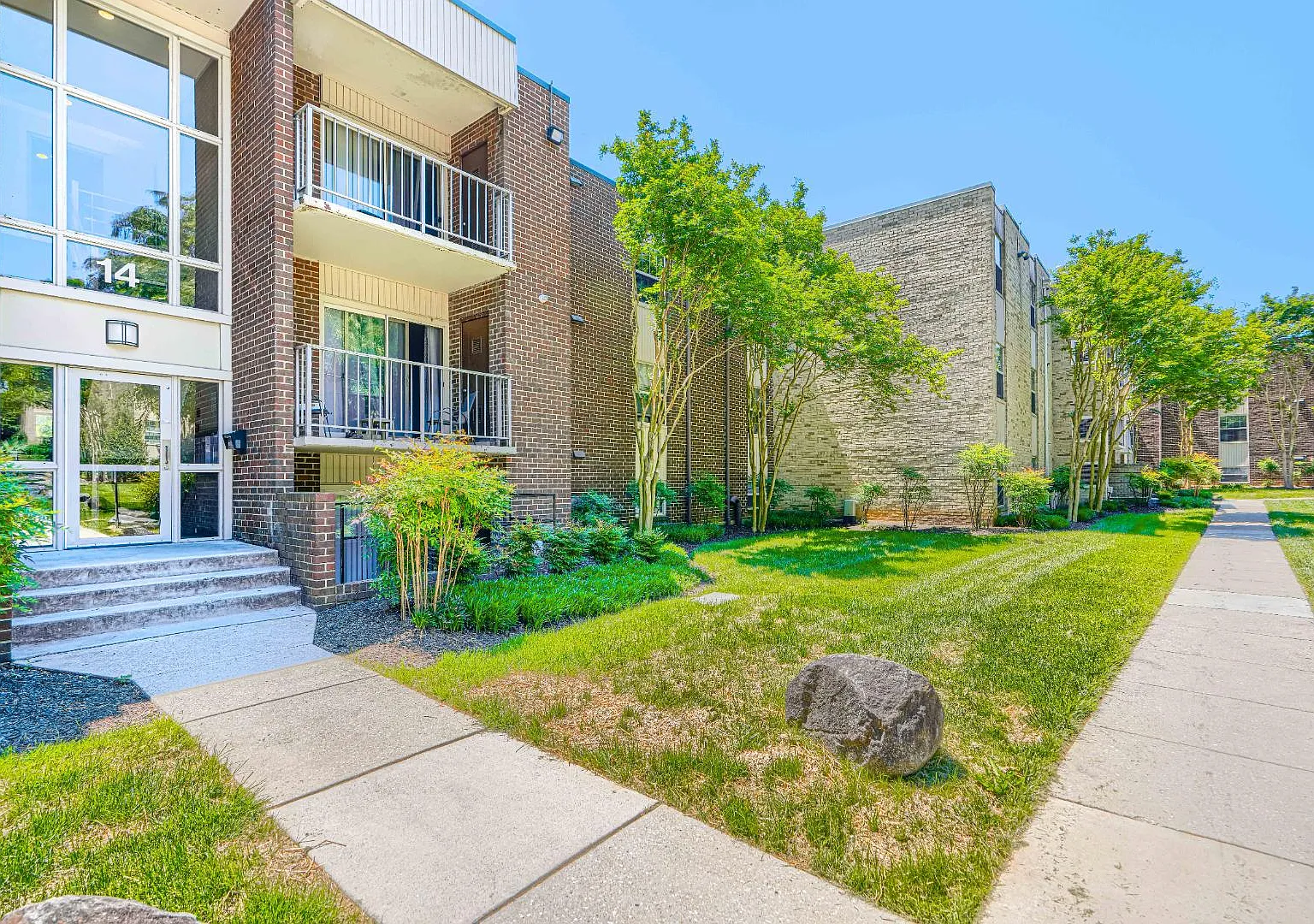 14 Mountbatten Ct - 14 Mountbatten #203 — Photo 3
