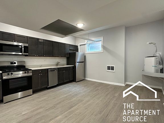 3rd image of 2550 N Sawyer Ave #1