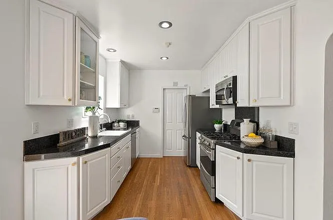 752 Laurel Ave — Photo 7