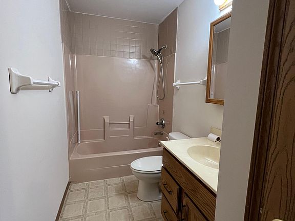 2nd image of 419 Butler St #419