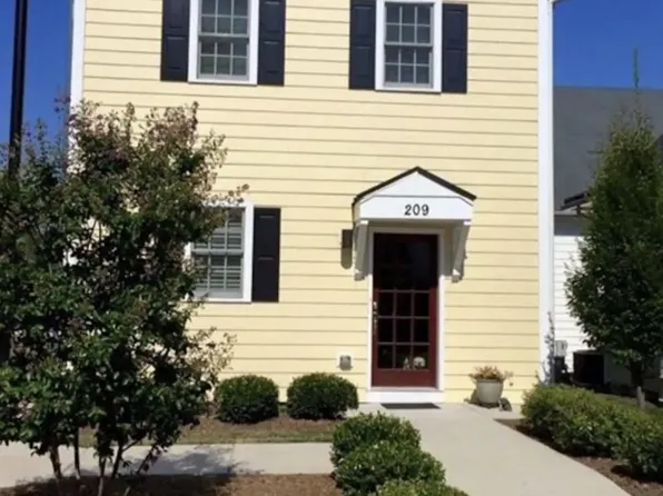 209 Church St SE #1, Leesburg, VA 20175