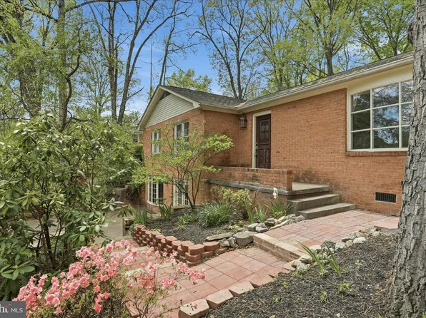 107 Oak Ridge Dr, Stephens City, VA 22655