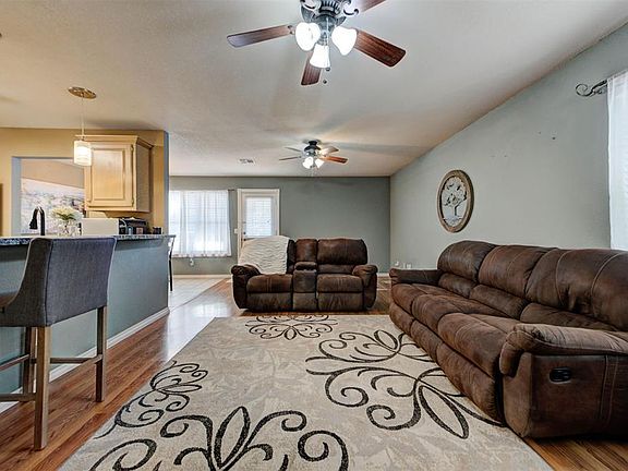 4th image of 1110 Southridge Dr