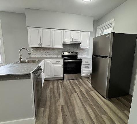 3rd image of 921 W Gordon St APT 2