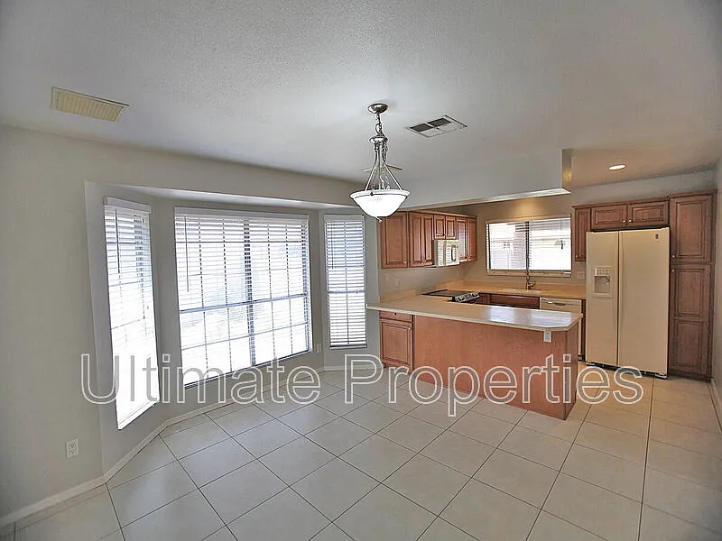 Building Photo - 6308 W Desert Cove Ave