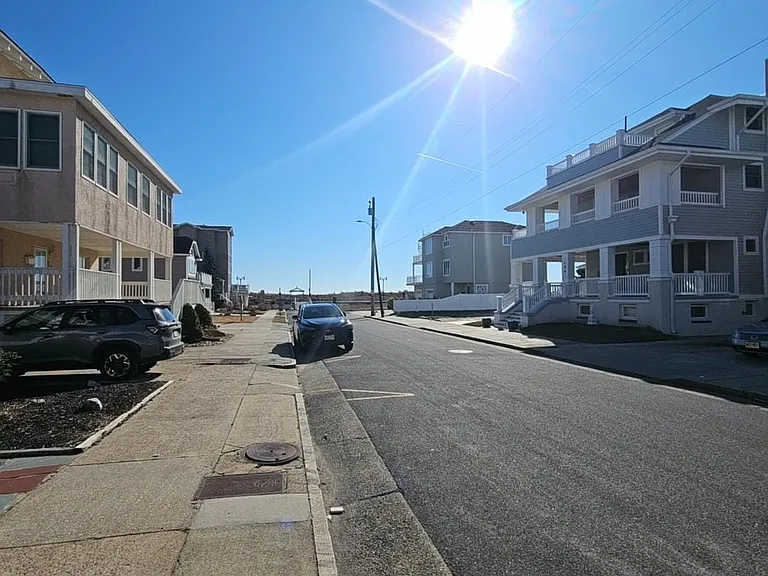 107 S Dover Ave — Photo 3
