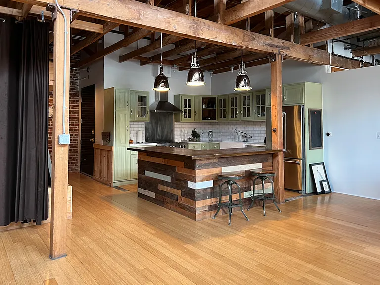 500 Molino St #313 — Photo 2