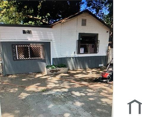 2nd image of 2241 Morell St