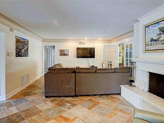 4th image of 1645 Alta Vista Dr