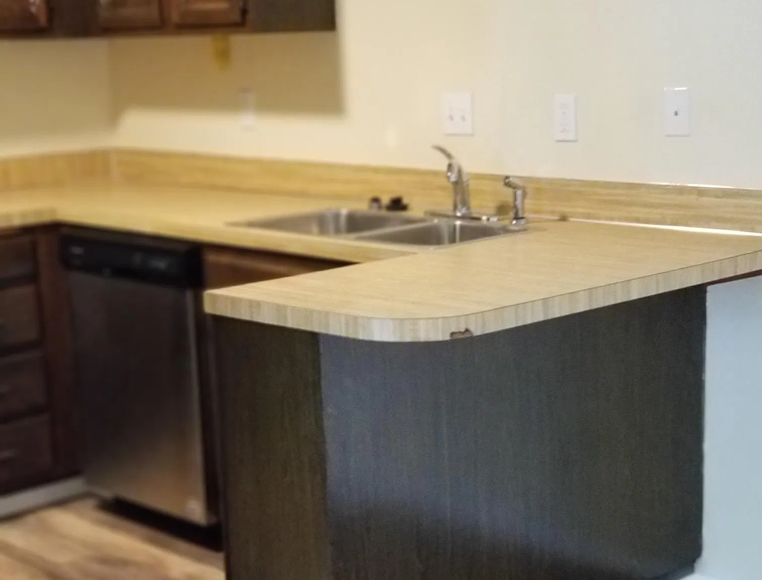 2 bed, 1000 sqft, $1,800 — Photo 3