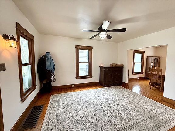 3rd image of 13 Sherwood Ave