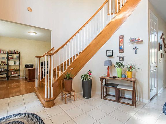 3rd image of 4721 Glenn Pine Ln