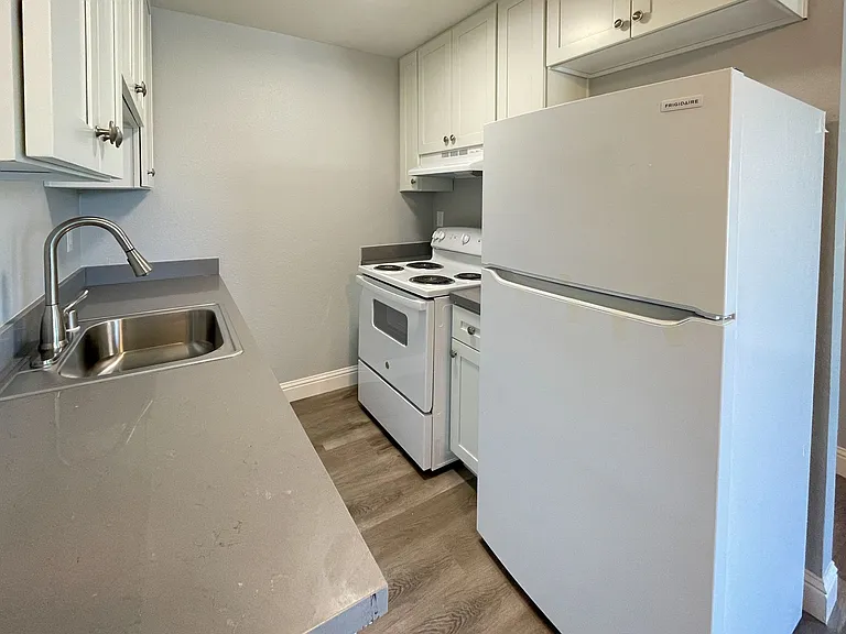 Wright Place Apartments — Photo 9