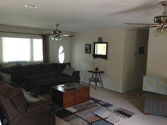 4th image of 1061 Sharon Dr