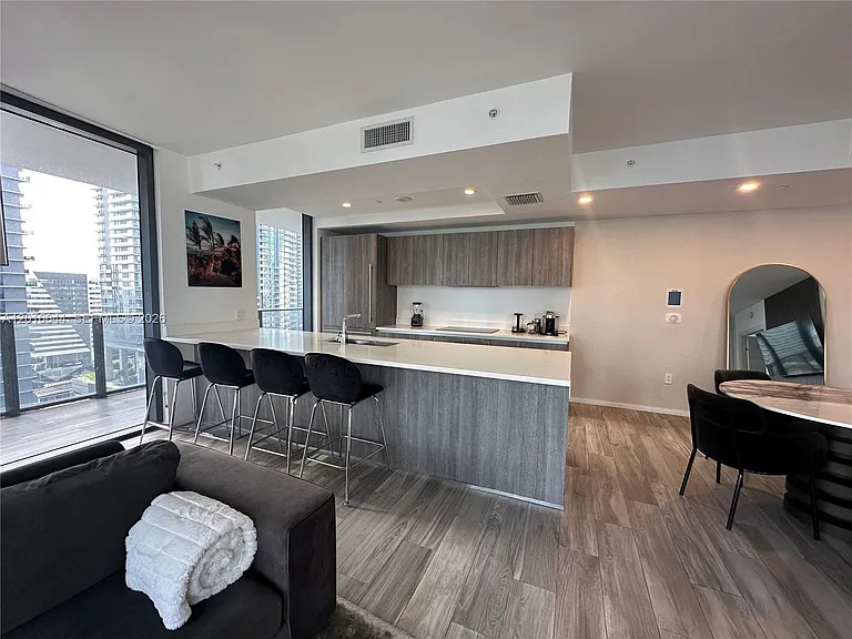 801 S Miami Ave — Photo 15