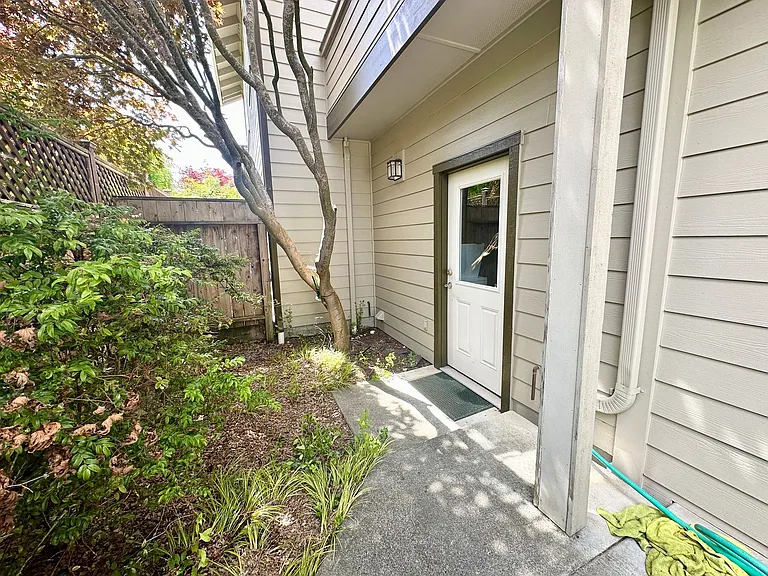 3220 T St #2 — Photo 24