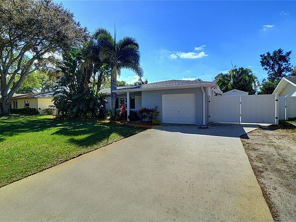 2nd image of 1431 Cambridge Dr