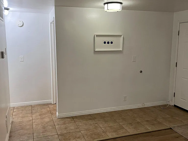 219 E Southgate Ave — Photo 11