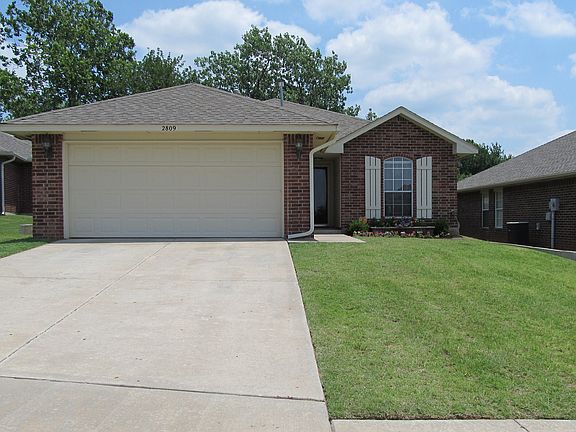 2nd image of 2809 Northglenn Ln