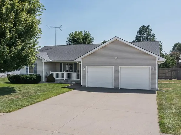 307 N Cypress St, Savannah, MO 64485