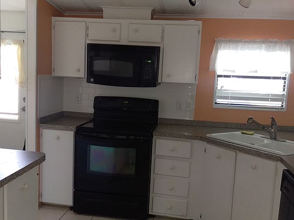5th image of 19319 Tuckaway Ct