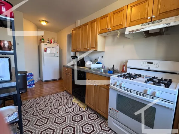 452 Park Dr, Boston, MA