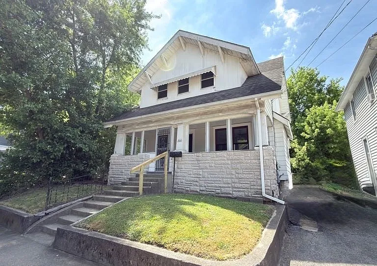 200 Jesse Ave — Photo 1