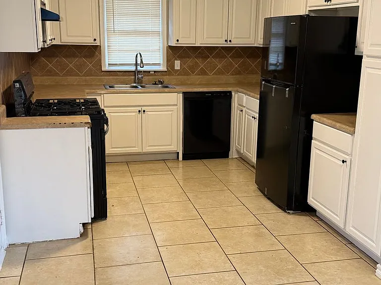5609 S Rockwood Ave — Photo 8