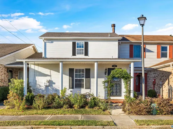 1203 Catskill Cir SE, Huntsville, AL 35802