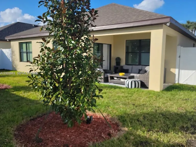 5517 Amusement Ave — Photo 12