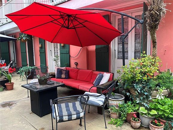 2nd image of 926 Bourbon St #5